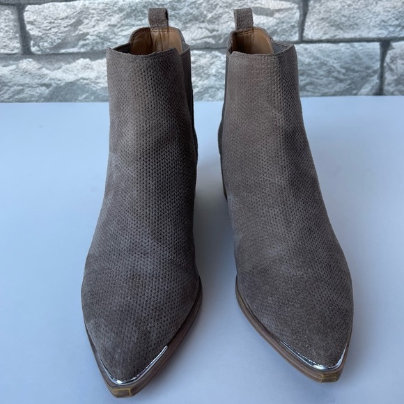 Marc Fisher Buttery Soft Suede Ankle Boot 6M Bootie Braided Silver Pointed Toe - Picture 4 of 11